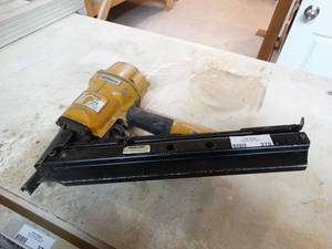 lot 279 image: Bostitch finish nailer