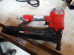 lot 285 image: Senco air stapler