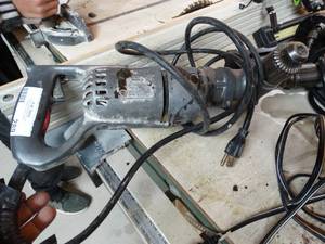 lot 289 image: Black & Decker electric 12 drill