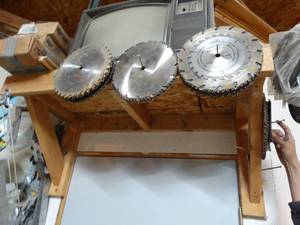 lot 296 image: Lot of various saw blades