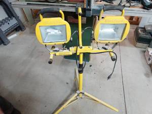 lot 299 image: Shop light work light on stand