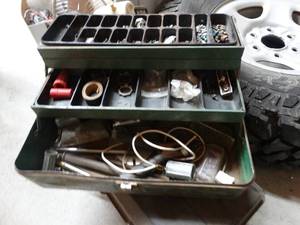 lot 305 image: Toolbox w various hardware