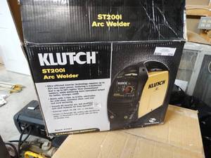 lot 325 image: Klutch ST200i Arc welder in box