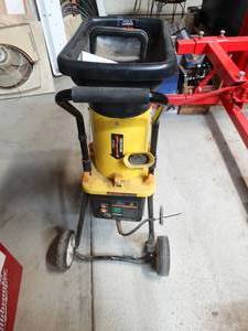 lot 327 image: Eco shredder 2.5 HP garden shredder