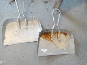 lot 338 image: 2 large dust pans