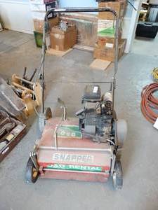 lot 347 image: Snapper PR5000 17 3.5 hp powerake commercial dethatcher