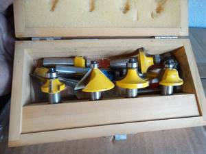 lot 360 image: Carb-Tech router bits in wood box