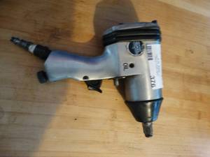 lot 376 image: 12 air impact wrench