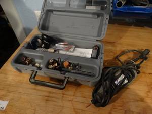 lot 379 image: Dremel tool w case