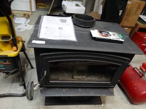 lot 425 image: WoodPro model-WS-TS-2000 wood stove