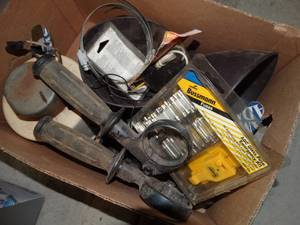 lot 432 image: Lot of hardware & misc.