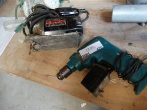 lot 475 image: Craftsman Auto Scroller Saw and Corded Makita Drill