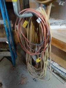 lot 1116 image: Extension cords