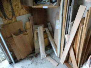 lot 1131 image: Large lot of assorted lumber & material