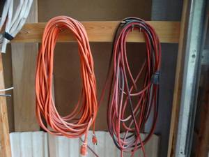lot 1136 image: 2 extension cords