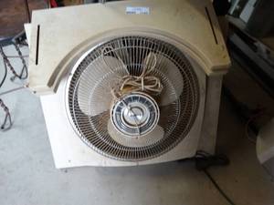 lot 1145 image: Window fan