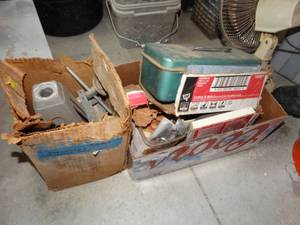 lot 1196 image: Jack stand tool box misc.