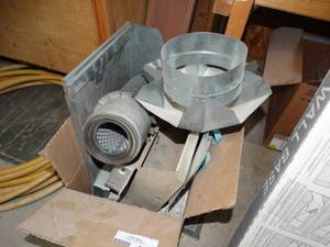 lot 1200 image: Lot of various metal ductwork