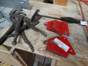 lot 1201 image: Welding magnets & visegrips