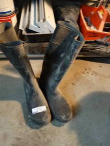 lot 1222 image: Rubber boots