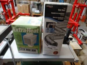lot 1230 image: Vent duct & extra heat dryer attachment in box