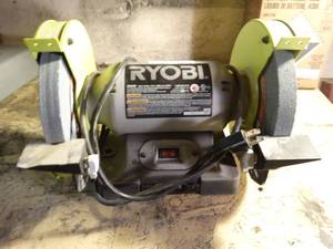 lot 1272 image: Ryobi bench grinder