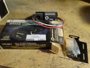 lot 1282 image: Kelsey- energize trailer brake system w box