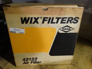 lot 1285 image: Wix air filter- 42122 new in box