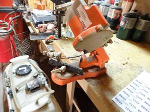 lot 1298 image: Chainsaw blade sharpener