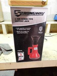 lot 1307 image: Strongway 5 ton screw type support jack-new in box