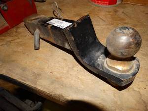 lot 1327 image: Receiver hitch with ball