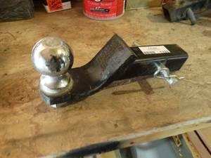 lot 1329 image: Receiver hitch w ball