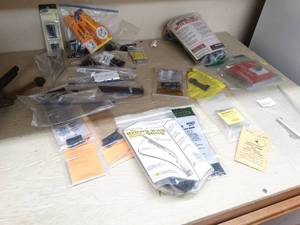 lot 1362 image: Lot of various gun items- New in packages