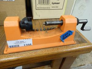 lot 1398 image: Lyman 250 Savage reloading equipment