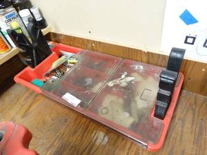lot 1402 image: Gun cleaning kit