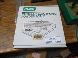 lot 1405 image: RCBS partner electronic powder scale in box