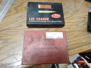 lot 1415 image: Lee loader for 12 ga shotgun shells