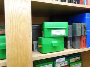 lot 1422 image: Lot of ammo cases
