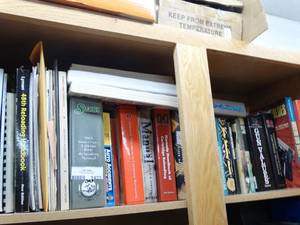 lot 1423 image: Large lot of various gun books reloading books & misc literature