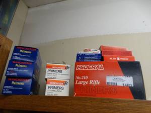 lot 1460 image: Large lot of assorted primers