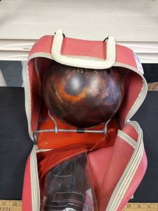 lot 9706 image: Vintage Pink Bowling Bag and Ball