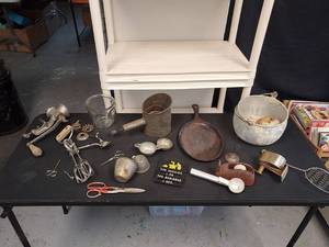 lot 9709 image: Vintage Treasure Hunt Lot