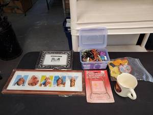 lot 9710 image: Vintage Treasure Hunt Lot