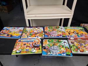 lot 9732 image: Fisher Price Little People Book Lot