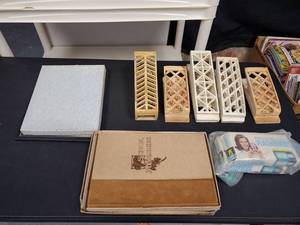 lot 9745 image: Fun Vintage Treasure Hunt Lot