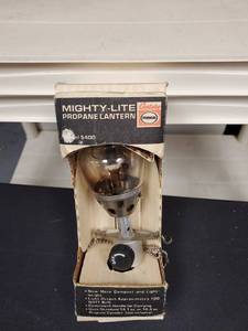 lot 9748 image: Mighty Lite- Propane Lantern