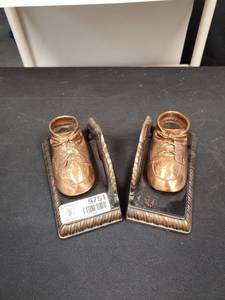 lot 9751 image: Bronze Baby Shoe Bookends