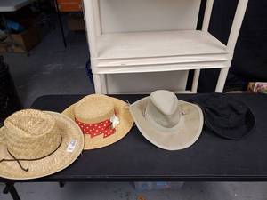 lot 9752 image: Hat Lot