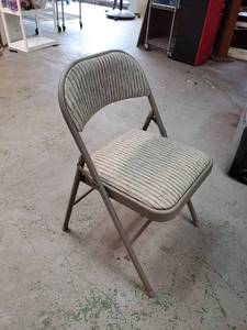 lot 9770 image: Padded Folding Chair