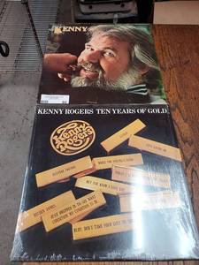 lot 80 image: Kenny Rogers Album Lot